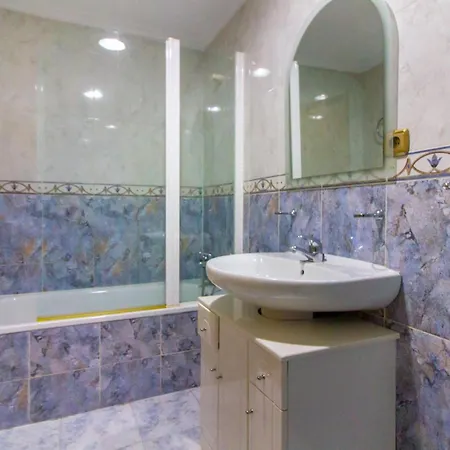 Апартаменти Beautiful In With Kitchen